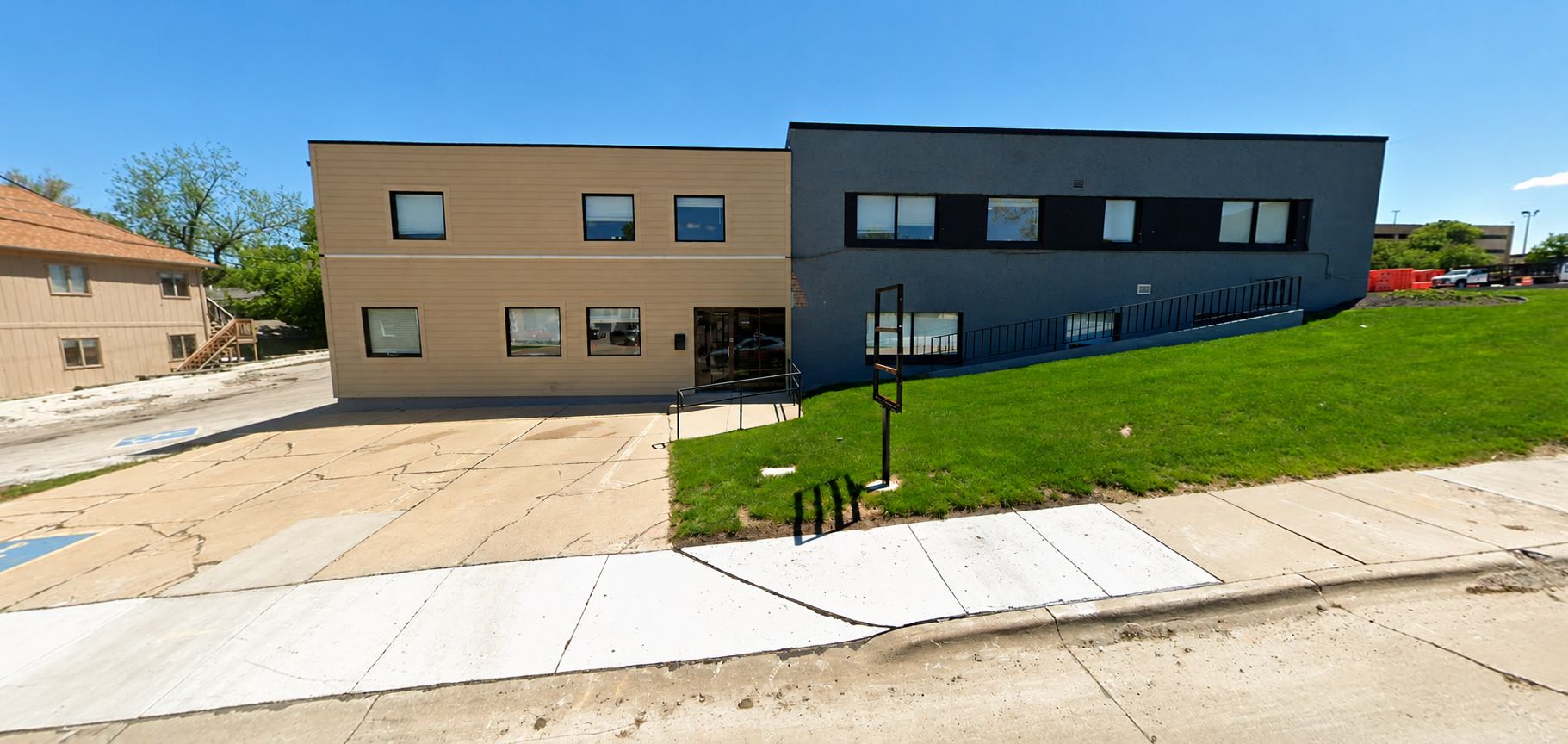 Exterior of Lincua's primary Omaha location at 3568 Dodge Street